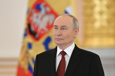 Путин обратился ко всем российским нотариусам