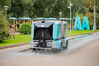 &laquo;Многорукий&raquo; уборщик: за чистотой в московских парках следит робот &laquo;Пиксель&raquo;