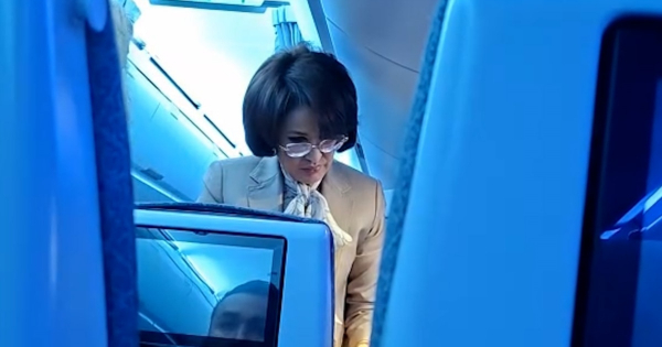 Министр на борту самолёта: пиар или реальный случай?