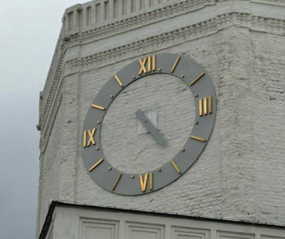 Сильный ветер сорвал стрелку часов на Спасской башне Казанского Кремля