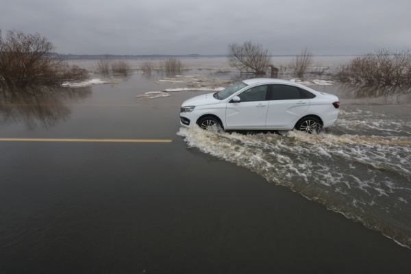 В Кемерове затопило набережную на Притомском проспекте