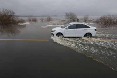 В Кемерове затопило набережную на Притомском проспекте