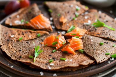 Черные блины на Масленицу &mdash; красим не углем, а гречкой! Вкусно и просто