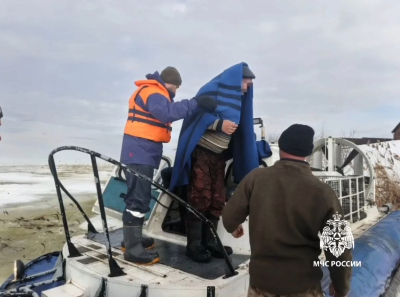 В Татарстане спасли провалившегося под лед рыбака