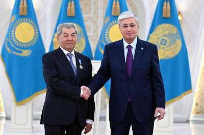 Токаев наградил общественного деятеля Куаныша Султанова
