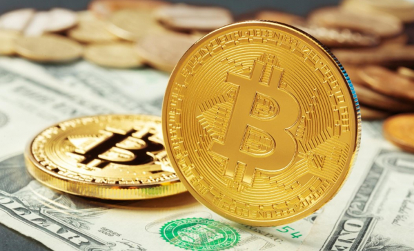Крипторынок растет: биткоин корректируется, альткоины усиливают позиции