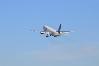 Названы все страны с запретом на въезд для туристов: список Госдепа