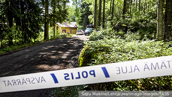 Полиция применила спецсредства при беспорядках на карнавале в Марселе