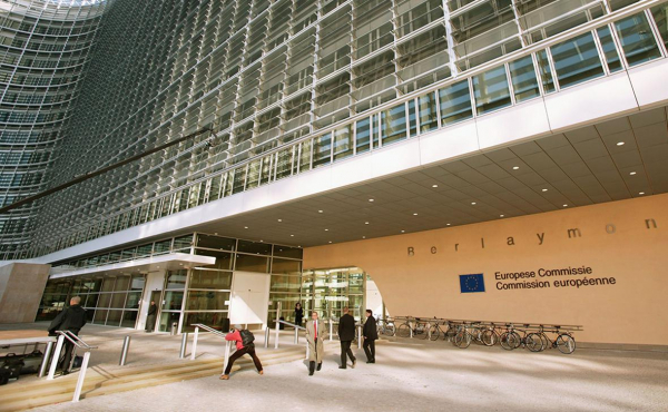 Politico узнало о задержке проекта новых санкций ЕС против России