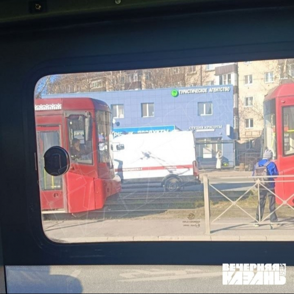 На остановке &laquo;Гвардейская&raquo; в Казани мужчину сбил трамвай