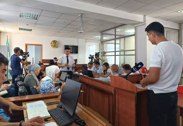 Ревновал, или боролся за должность?
