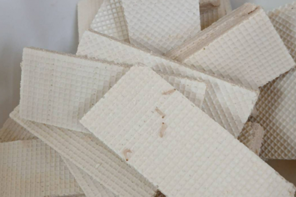 Ситуацию с червями в вафлях прокомментировали в отделе образования Костаная