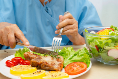 Диетолог раскрыла, чем лучше всего кормить мужа