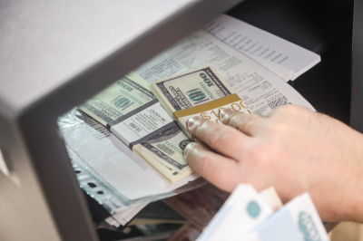 Замглавы ФНС заявила о&nbsp;росте числа россиян со&nbsp;счетами за&nbsp;рубежом