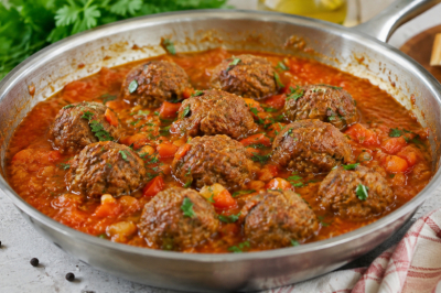 Гуляш тушить долго: делаю фрикадельки в овощном соусе &mdash; вкуснота к любому гарниру