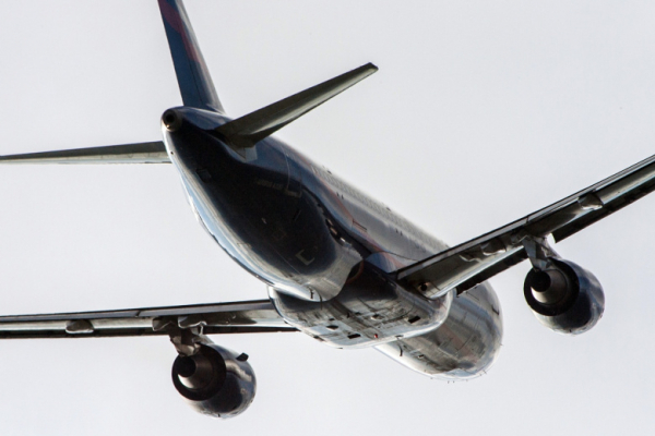 В аэропортах Казани и Калуги полностью прекратили авиасообщение