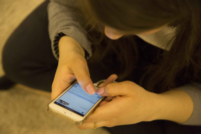 Московские студенты начали носить задания на флешках из-за перебоев со связью