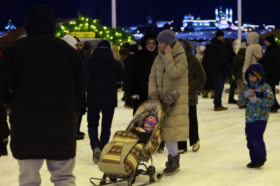 Более 40 выплат и пособий повысят в России с 1 февраля