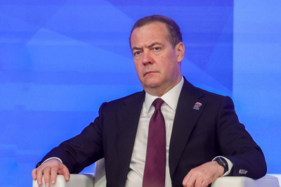 Медведев пояснил, зачем проводить патриотическую работу для &laquo;придурков&raquo;