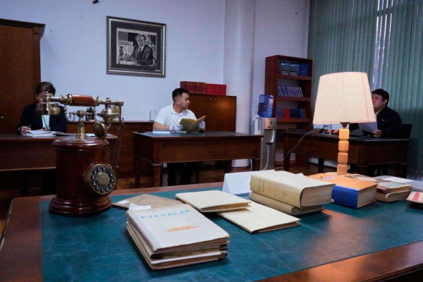 Слухи о закрытии кабинета Мухтара Ауэзова опровергли в Нацбиблиотеке