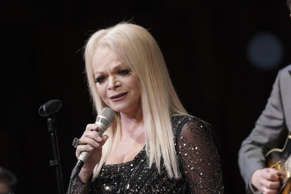 Лариса Долина заблокировала звонки с незнакомых номеров