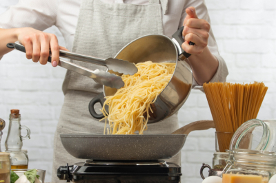 Врач дал советы, как правильно есть макароны худеющим