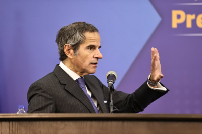 Самолет Гросси приземлился в Москве