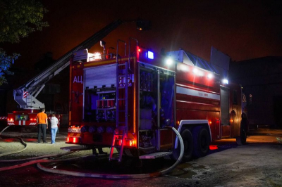 В результате пожара в торговом центре Пакистана погибли три человека