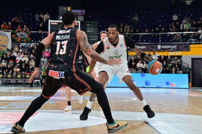 Баскетболисты УНИКСа взяли верх над &laquo;Уралмашем&raquo; в гостевом матче