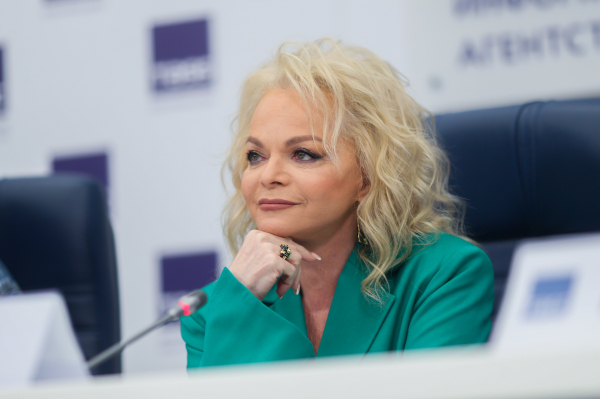 Народная артистка РФ Лариса Долина представит клип на песню &laquo;Момент истины&raquo;
