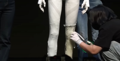 Робот Iron с &quot;женской походкой&quot; удивил сеть