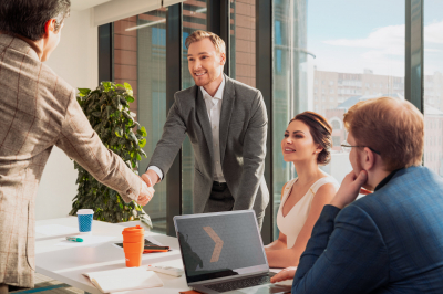 Юрист Кузнецов: Сотрудникам в ряде случаев положена доплата на работе