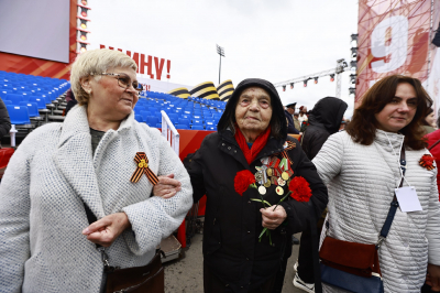 Мошенники перед 9 Мая притворяются волонтёрами, ветеранами и даже &laquo;поисковиками&raquo;