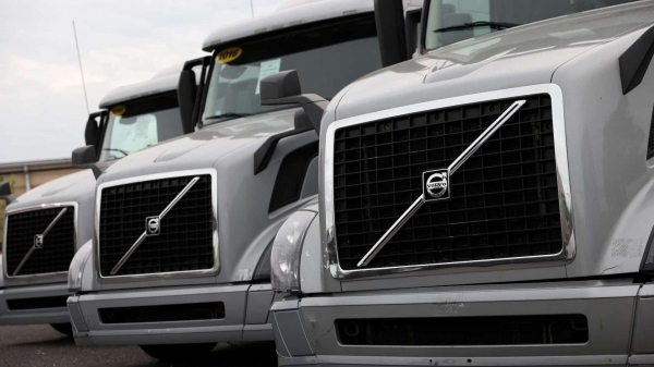 Главное к утру: индексы снова в минусе, заявления по ставке в США, продажа Volvo Truck