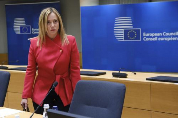 Лик похожего на Мелони ангела на фреске в римской церкви изменят