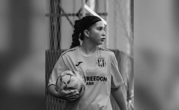 Казахстанская футболистка Виктория Кайсаринова погибла в ДТП