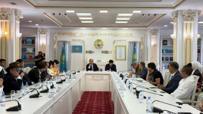 Новые книги о великом Абае пополнят фонды библиотек Казахстана