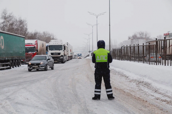 В Челнах после погони и стрельбы по колесам задержали пьяного лихача (видео)