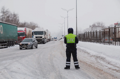 В Челнах после погони и стрельбы по колесам задержали пьяного лихача (видео)