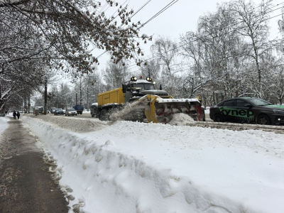 С начала года вывезли более 80 тысяч кубометров снега с дорог Тюменского округа&nbsp;