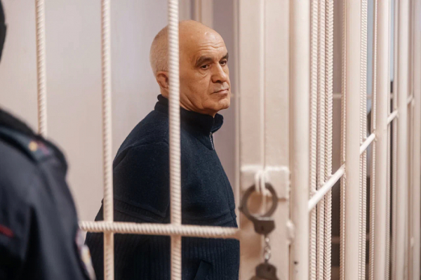 Адвокаты Фаттахова просят исключить бриллиант из иска прокурора РТ Суяргулова