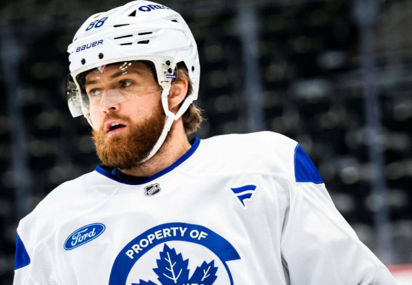 За неприличный жест НХЛ может наказать форварда &laquo;Торонто&raquo;