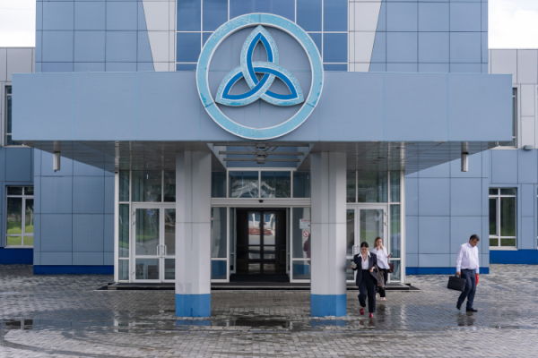 &laquo;Цены на&nbsp;наши продукты ниже плинтуса!&raquo;: НКНХ потерял половину операционной прибыли и&nbsp;растит долги