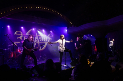 Встреча с легендой: &laquo;Земляне&raquo; открыли гастрольный сезон