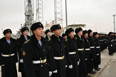 В Актау торжественно проводили домой моряков Военно-морских сил