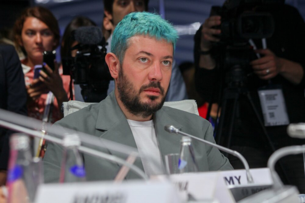 Артемий Лебедев призвал Пашиняна отказаться от вмешательства в дела церкви