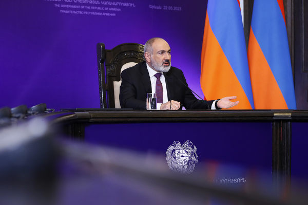 Пашинян пообещал спокойно и без нервов решить все проблемы с Россией