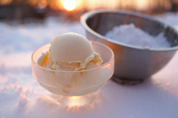 Ученый КФУ раскрыл секрет популярного в соцсетях &laquo;снежного&raquo; мороженого