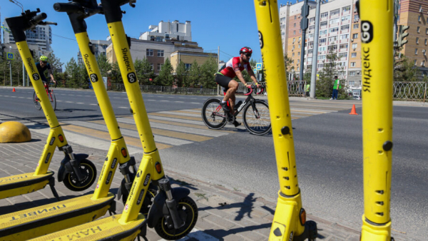 Ильсур Метшин поручил разработать правила безопасной езды и рейтинг для курьеров 25/02/2026 &ndash; Новости