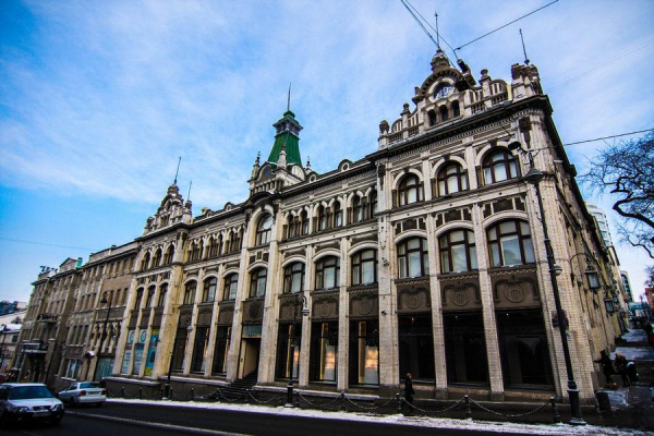 &laquo;Владивостокский ГУМ&raquo; никак не может пережить уход Zara